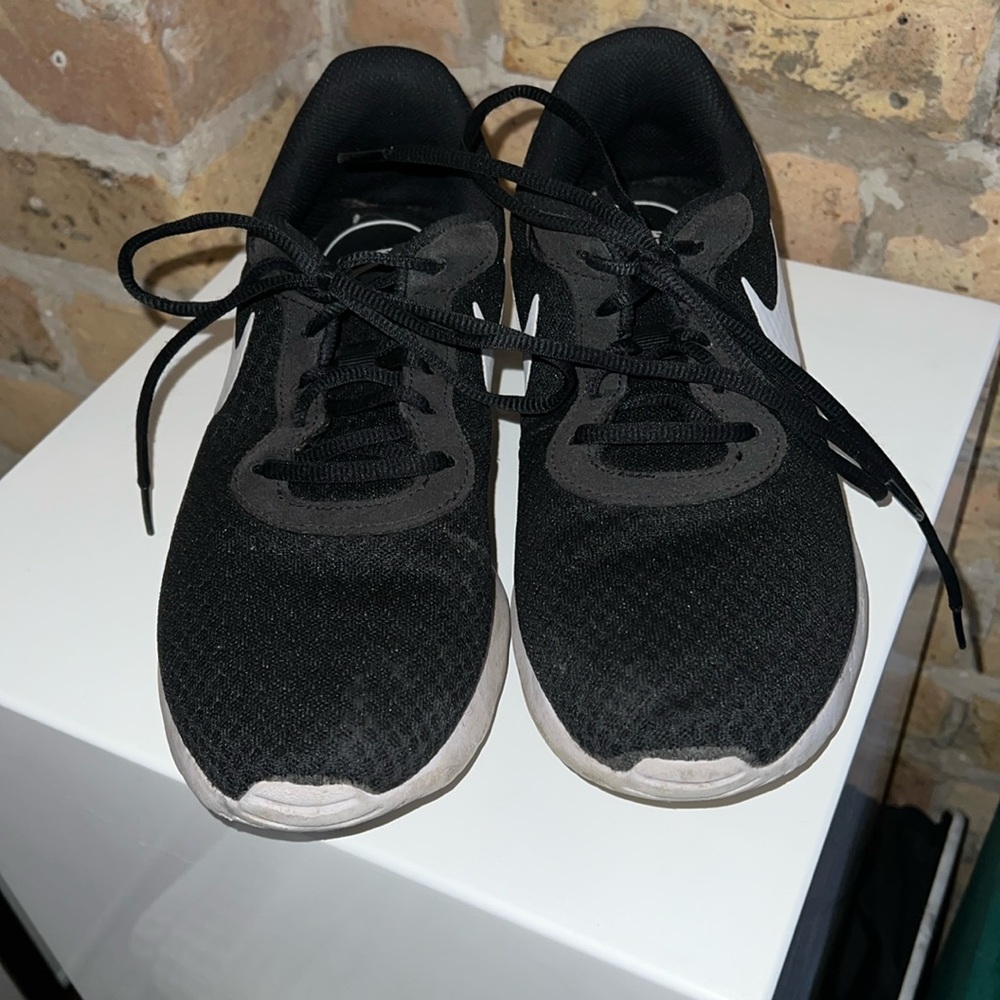 Nike Tanjun (original, not recycled materials) women’s size 9.5 black and white